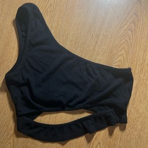 One shoulder black crop top